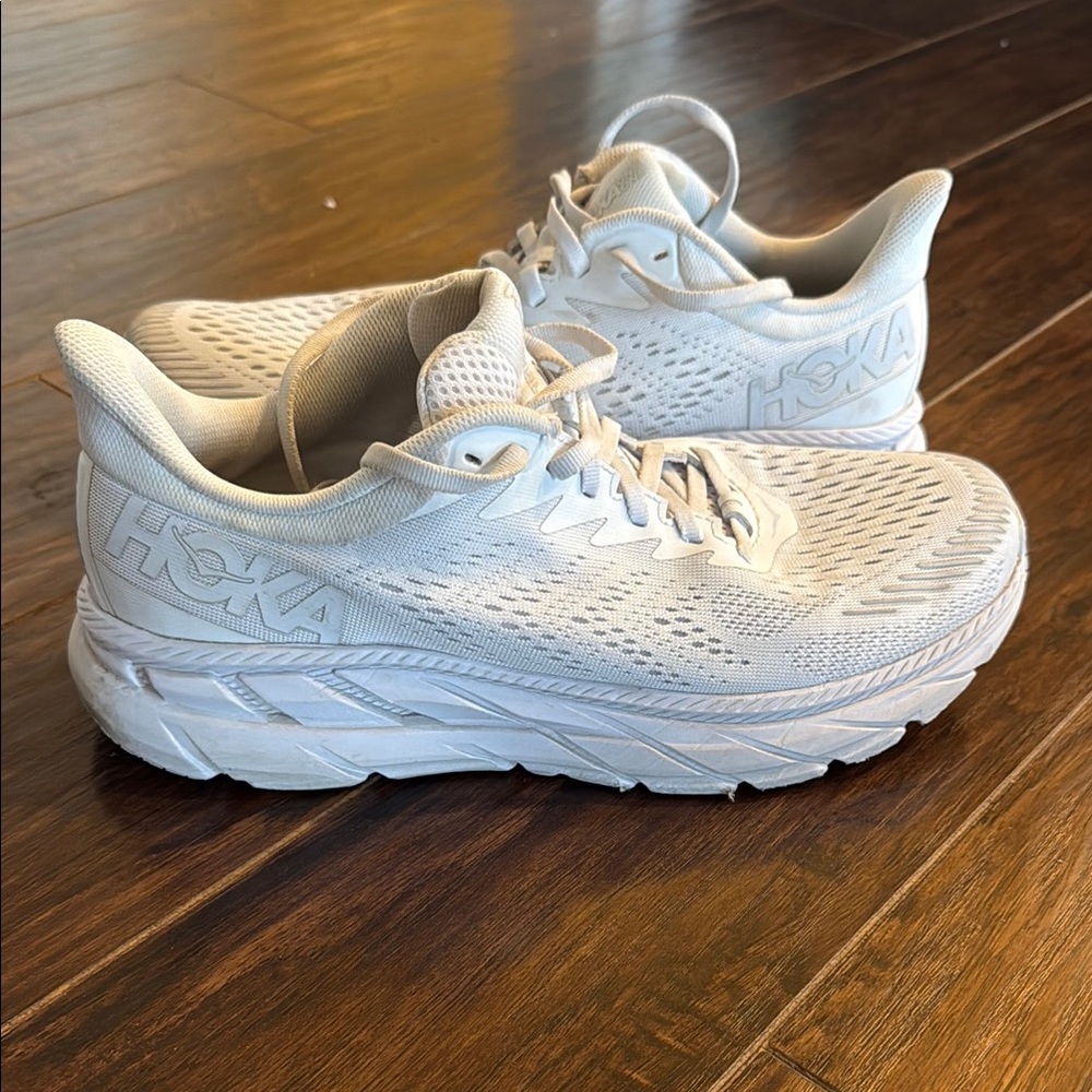 Hoka White Clifton 7 Shoes